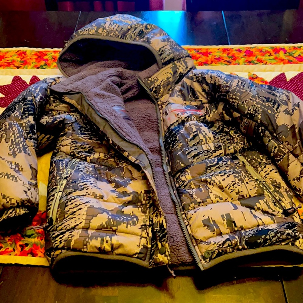 Size Youth Small Sitka Camo Jacket.